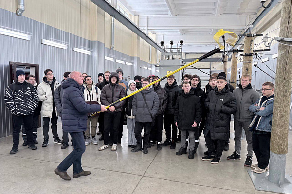 Студенты Бугульминского техникума посетили Центр работ под напряжением