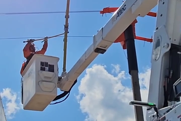 Электросетевая компания Павлодарэнерго (респ. Казахстан) обучила персонал в нашем учебном центре и приступила к обслуживанию электроустановок под напряжением на уровне 10 кВ.