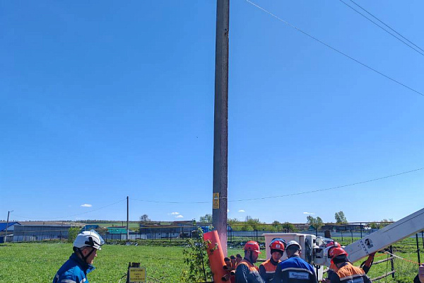 Бригада АО Павлодарэнерго стала первой в респ. Казахстан, освоившая методы работ под напряжением 10 кВ