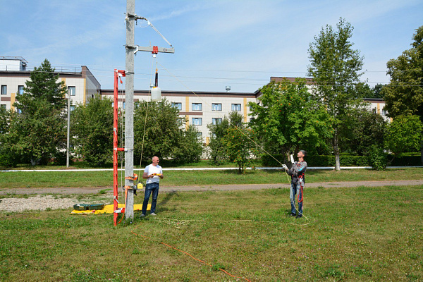 Провели оценку применимости изолированного консольного крана, разработанного ООО СекторЭнерго по техническому заданию Центра Работ Под Напряжением!